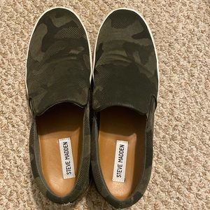 Steve Madden Camo Slip on